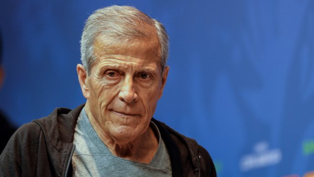 а Държим да подчертаем че с това решение не зачеркваме важния