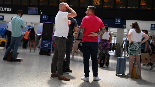Във Великобритания започва най голямата железопътна стачка за последните 30