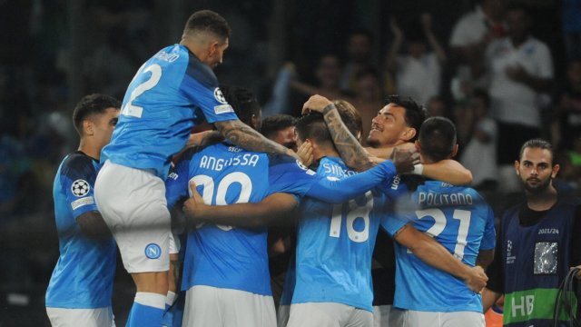 Наполи срази Ливърпул с 4 1 в мач от група А