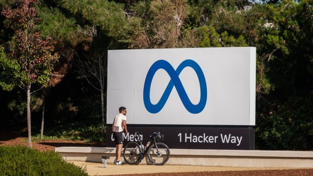 Ако историята на Facebook започва по мед и масло то