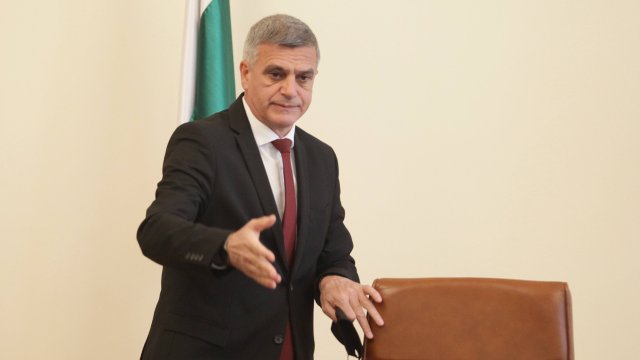 Стефан Янев учреди партия Български възход Бившият служебен премиер реши