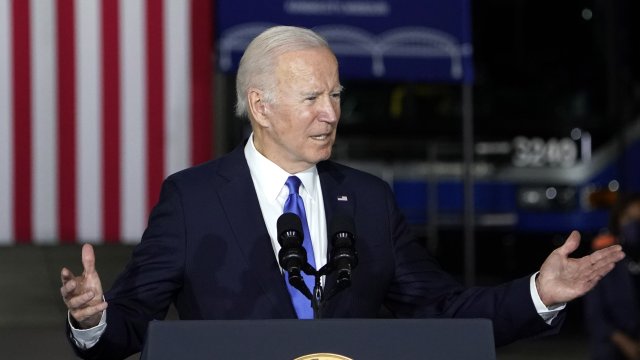 Президентът на САЩ осъди атаката срещу Салман Рушди в Ню