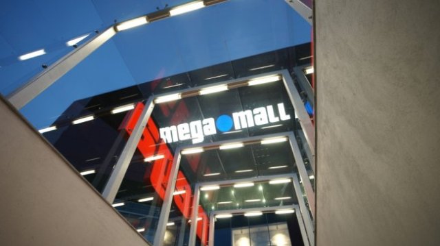 Мега Мол Люлин в столицата бе евакуиран заради дим Служителите на