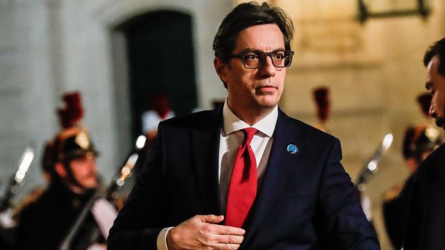 Президентът на Северна Македония Стево Пендаровски остро осъди замерянето с