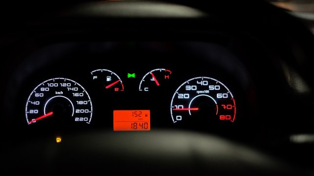 При студено време двигателят на автомобила изпитва повишени натоварвания и