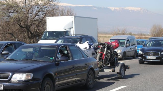 Голямо задръстване в района на Драгичево Според очевидци колите стоят