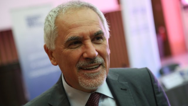 Няма желание и готовност от двете страни и от