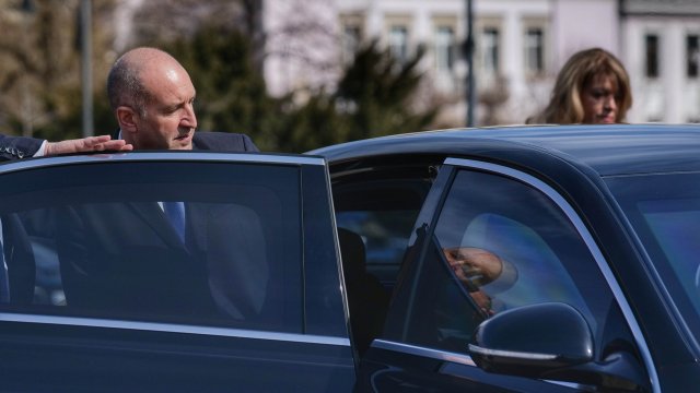 ДБ посочи с пръст Румен Радев.