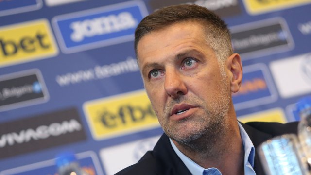 Селекционерът на националния ни отбор Младен Кръстаич скочи на Лудогорец