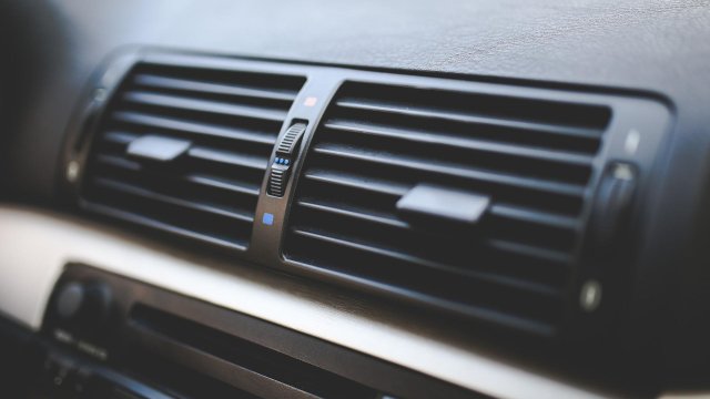 Климатикът е една от най енергийно интензивните системи в автомобила Особено болезнено работата