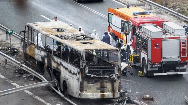 Днес е ден на национален траур в памет на жертвите