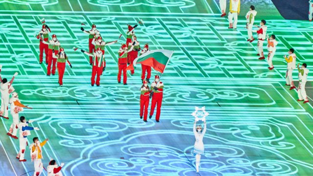 Министърът на младежта и спорта Радостин Василев беше сред официалните