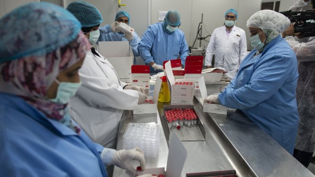 Научната общност допуска лабораторен произход на Ковид 19 показва окончателният доклад