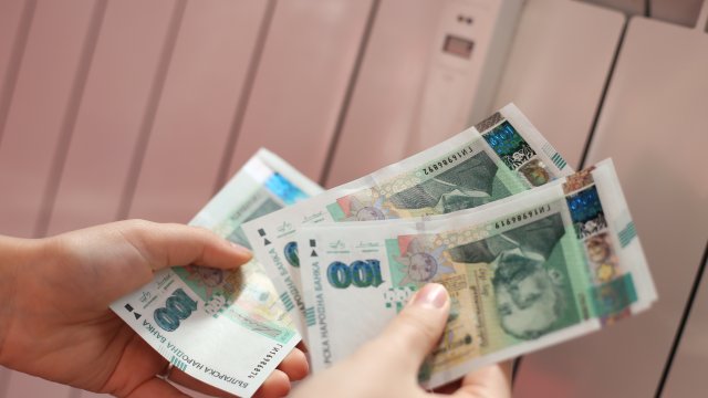 Мораториумът върху цените на тока парното и водата за битовите