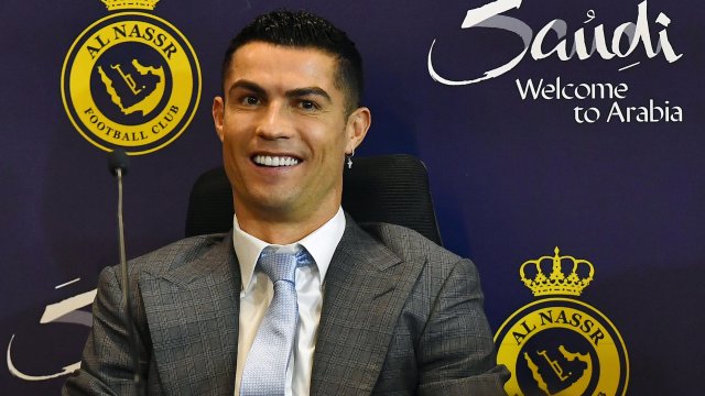 Кристиано Роналдо ще изтърпи наказанието си преди да направи дебют