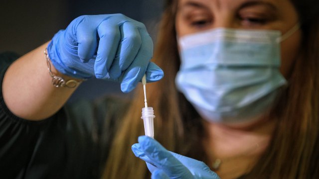 7 проби с подварианта ВА 5 на Омикрон бяха установени у