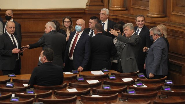 Депутатите се събират след коледната ваканция В началото на зимната
