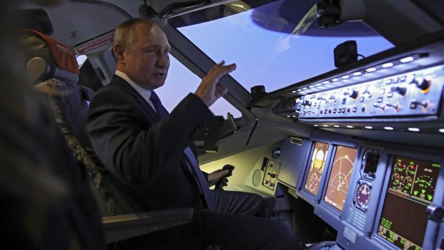 Параноичен далеч от реалността в съвсем друга вселена така