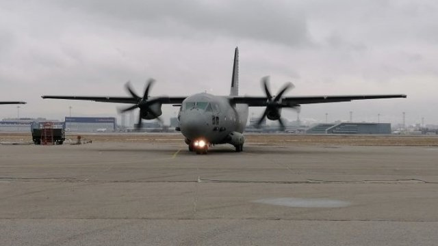 Екипаж от ВВС със самолет Спартан успешно транспортира медицински екип