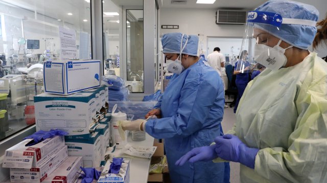 Кипър е открил първите си случаи на варианта на коронавируса