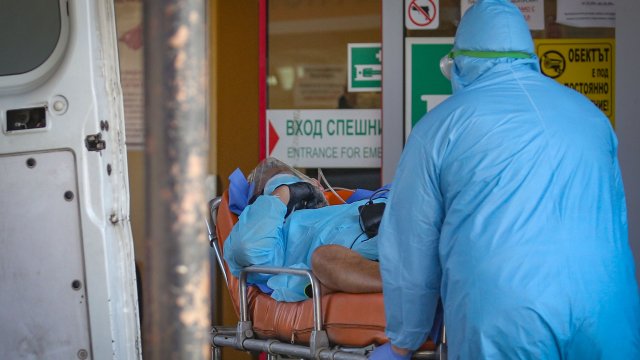 Най младата жертва на Ковид 19 за денонощието е мъж на 41