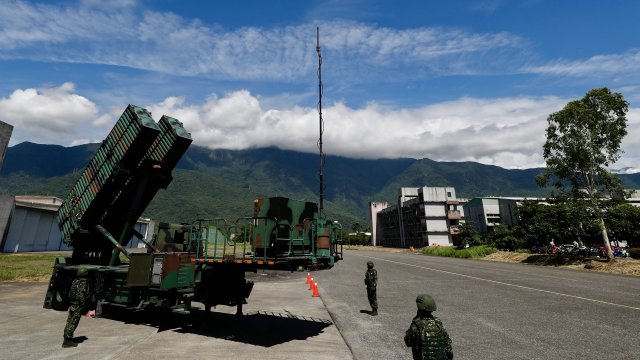 Доклад изготвен от Министерството на обществената сигурност и Министерството на