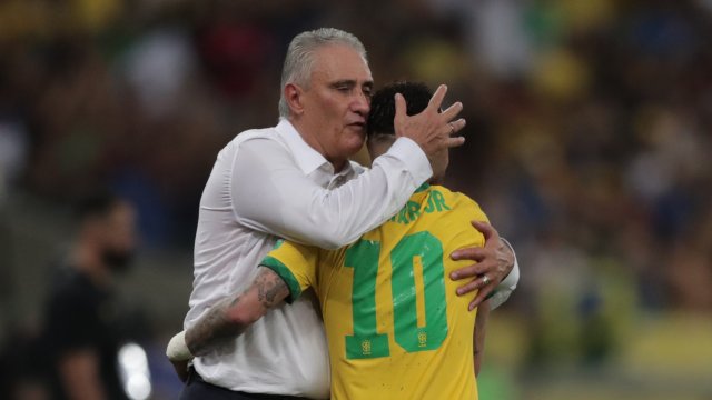 Бразилският нападател Неймар благодари на бившия селекционера на Селесао -