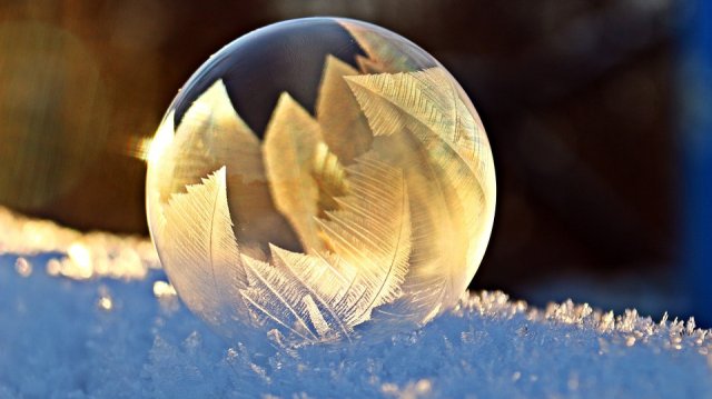 Продължителното излагане на студ може да предизвика хипотермия и измръзване