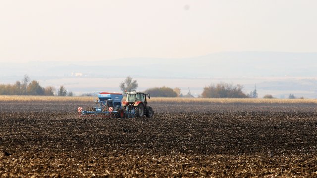 Заради пандемията и последвалата война в Украйна цените на торовете