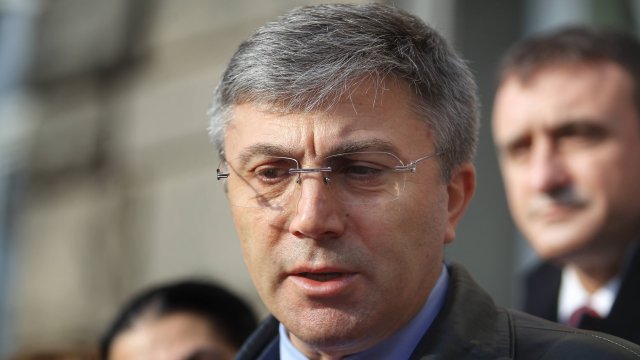 Карадайъ заминава за Брюксел ще се срещне с МакронЛидерът на