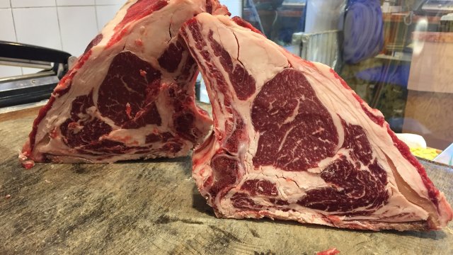 Гърците променят хранителните си навици по принуда  заради високата цена