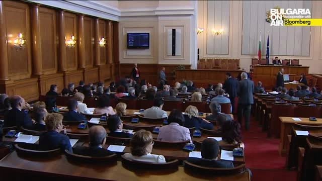 Кабинетът „Орешарски“ отново оцеля