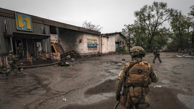 Над 500 цивилни граждани са държани като заложници от руските