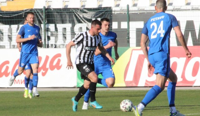 Отборите на Арда и Локомотив Пловдив завършиха 4 4 в мач