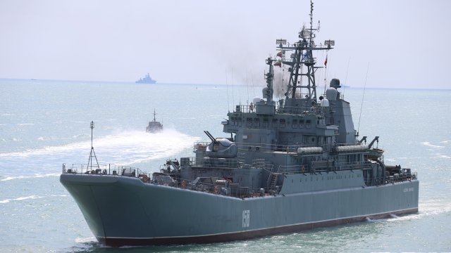 Кораби на руските и китайските военноморски сили съвместно патрулираха акватория