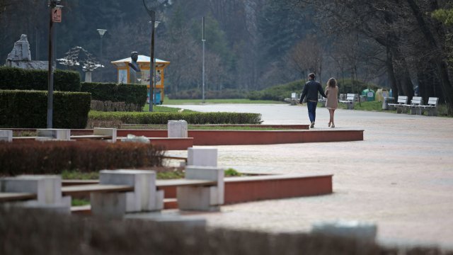 Плавно повишение на температурите започва от днес заедно с настъпването