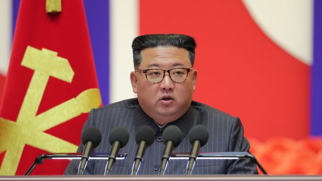 Севернокорейският лидер Ким Чен Ун  заяви в четвъртък че неговите ядрени