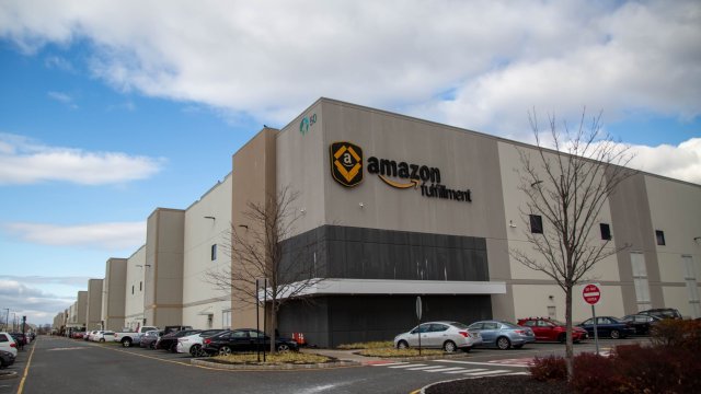 Голям срив наруши дейността на облачните услуги на Amazon във