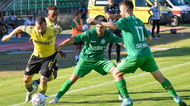 Ботев Враца победи Ботев Пловдив с 3 2 в зрелищен мач