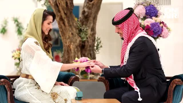 Снимките на годеницата на йорданския принц Хюсеин предизвикаха вълна от