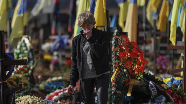 Сателитни снимки анализирани от Асошиейтед прес сочат бързо разрастване на гробище