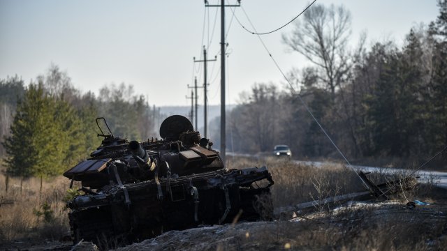 Украинските сили продължават сраженията с руските войски, които се опитват
