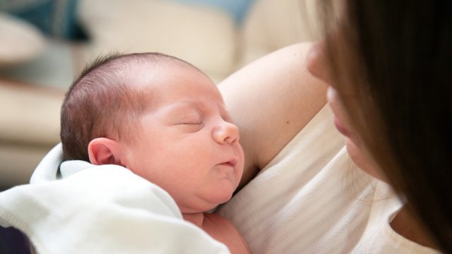 Ваксинацията на бременните жени срещу Ковид 19 предпазва новородените им бебета