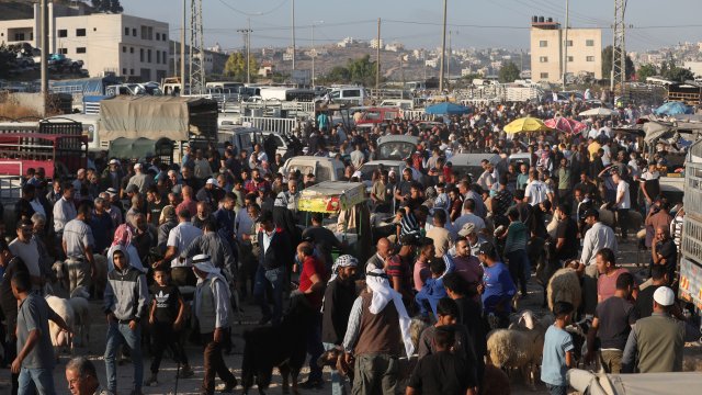 Двама палестинци бяха убити през изминалата нощ при операция на