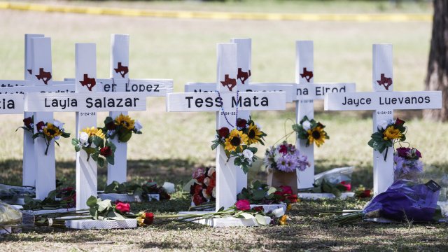 Съпругът на една от учителките убити при масовата стрелба в