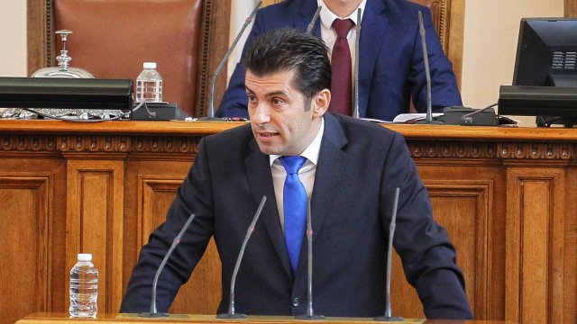 Приключиха дебатите по вота на недоверие Гласуването трябва да се