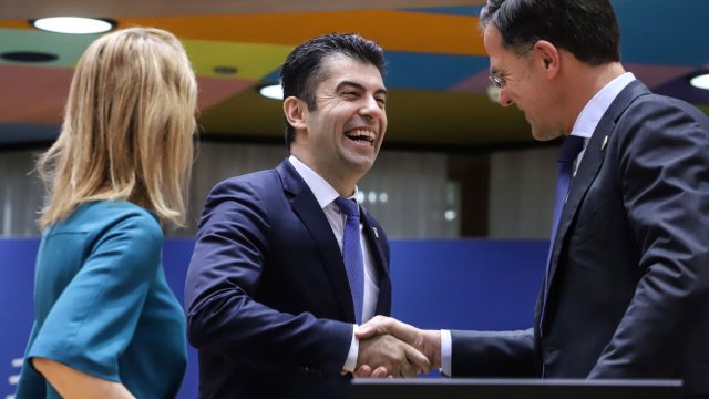 Премиерът Кирил Петков планира да присъства на среща на политическите