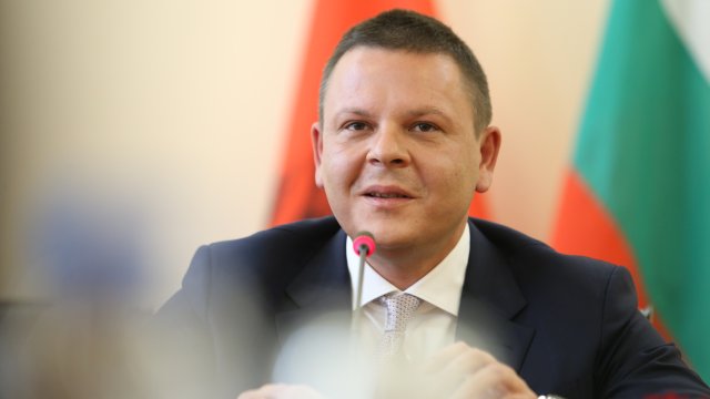 Със свой указ от днес президентът Румен Радев назначи Христо