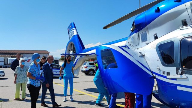 Два екипа на Центъра за спешна медицинска помощ ще транспортират