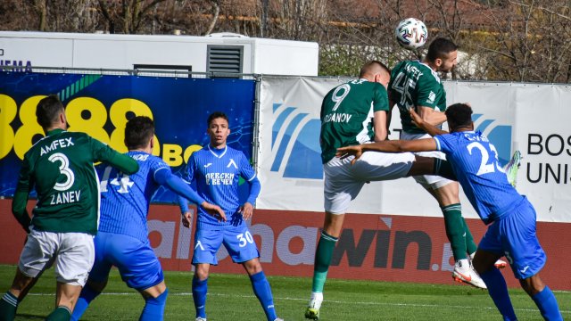 С два гола на новата си звезда Уелтън Левски размаза